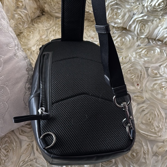 Authentic coach bag pack - Picture 16 of 17